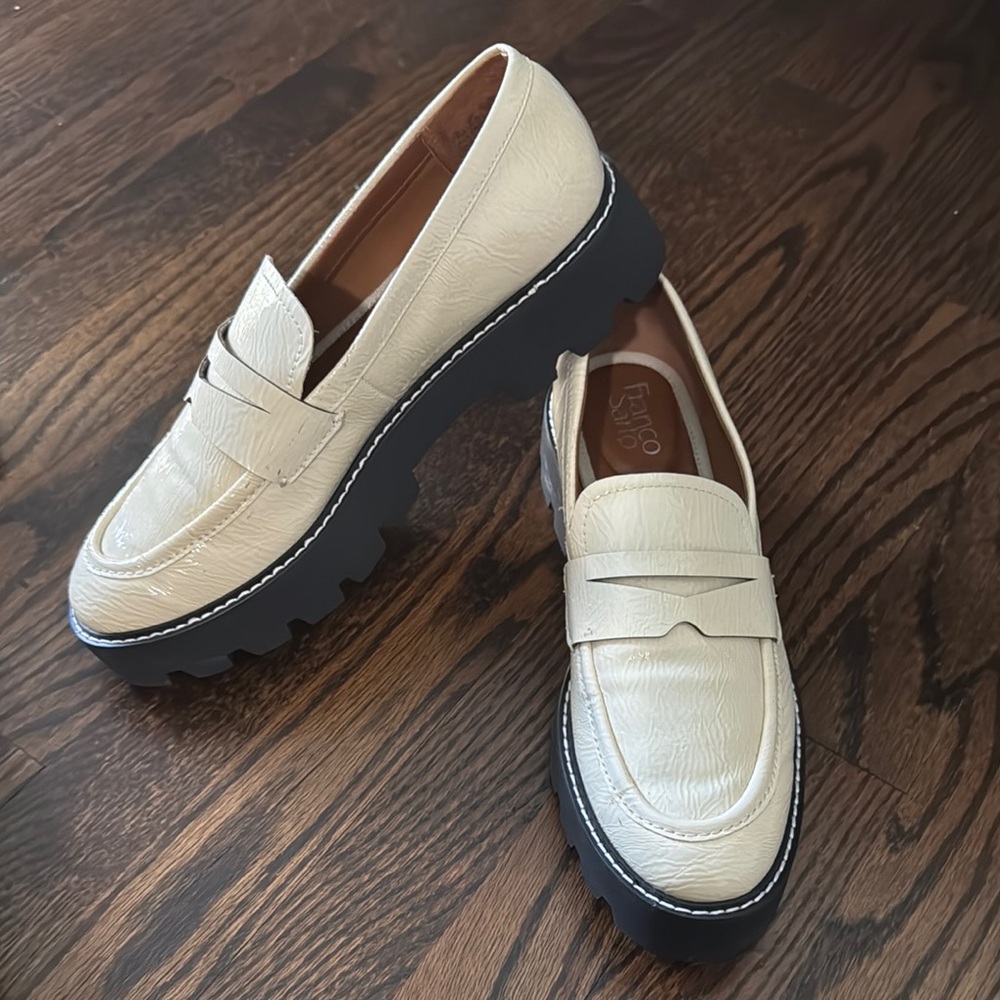 Ecco Cream Leather Loafers